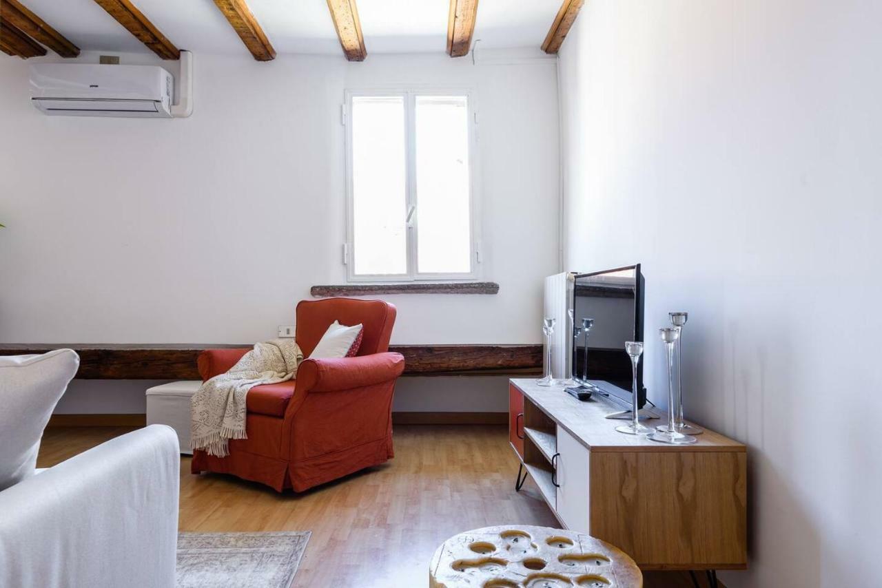 ميلان Altido Cozy Apt For 4 Close To Basilica Di Sant'Ambrogio المظهر الخارجي الصورة